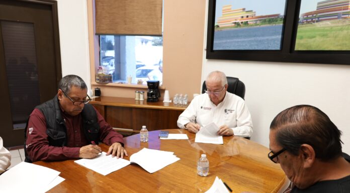 FIRMA COMAPA CONTRATO COLECTIVO CON EL SINDICATO INDUSTRIAL DE PLOMERÍA Y ELECTRICIDAD