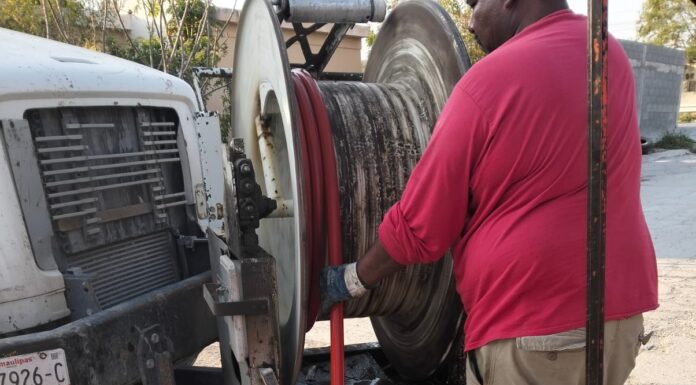 REALIZÓ COMAPA SONDEO DE DRENAJE SANITARIO EN LA COLONIA RIBERAS DEL CARMEN