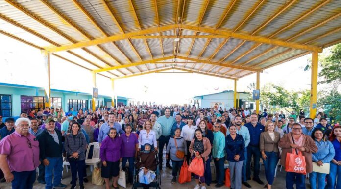 LLEVÓ ALCALDE CARLOS PEÑA ORTIZ SERVICIOS GRATUITOS A LAS FAMILIAS DE LA JACINTO LÓPEZ