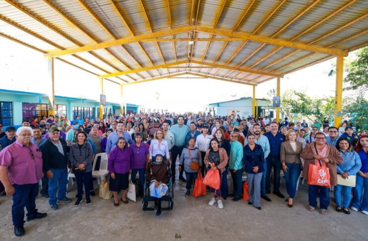 LLEVÓ ALCALDE CARLOS PEÑA ORTIZ SERVICIOS GRATUITOS A LAS FAMILIAS DE LA JACINTO LÓPEZ