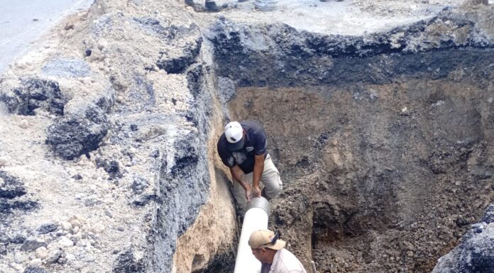 REPARÓ COMAPA TUBERÍA DEL EMISOR EN LA CARRETERA REYNOSA–RÍO BRAVO