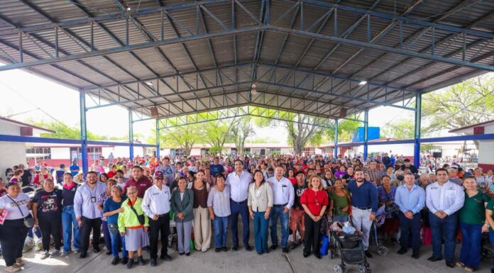 ENTREGÓ CARLOS PEÑA ORTIZ BENEFICIOS DE DIF EN TU COLONIA