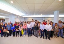 COMPARTE CARLOS PEÑA ORTIZ CON COMERCIANTES AMBULANTES EL PROGRAMA SUBSIDIO DEL AGUA