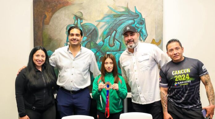 FELICITÓ ALCALDE CARLOS PEÑA ORTIZ A DANIA JIMENA ESTUDILLO POR SU TRIUNFO DEPORTIVO