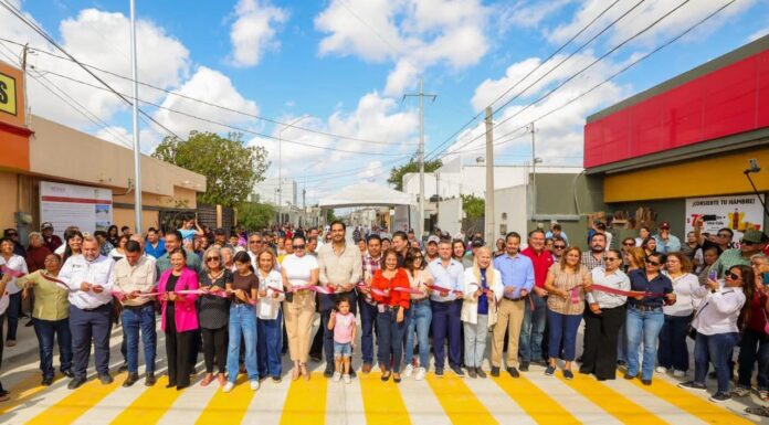 INAUGURARON ALCALDE Y VECINOS PAVIMENTACIÓN HIDRÁULICA DE LA COLONIA REVOLUCIÓN OBRERA