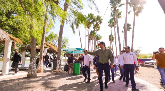 DIALOGÓ CARLOS PEÑA ORTIZ CON FAMILIAS EN SUPERVISIÓN DE LA PLAYITA DE REYNOSA