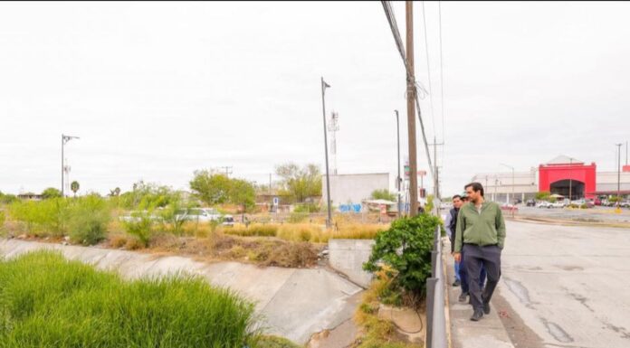 SUPERVISA ALCALDE CARLOS PEÑA ORTIZ DESAZOLVE DEL DREN REYNOSA PARA PREVENIR INUNDACIONES