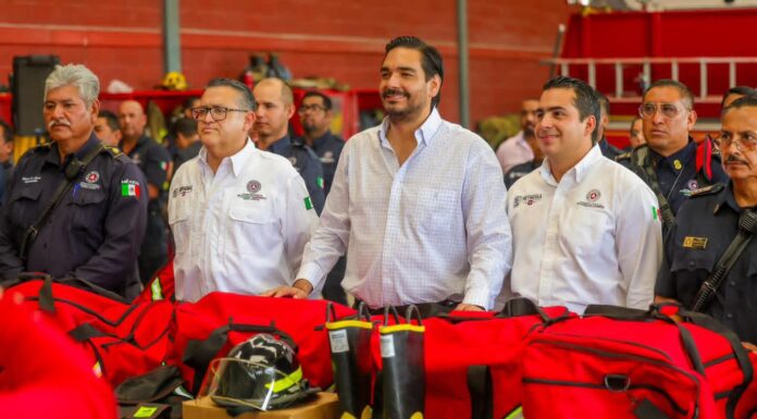 REFUERZA CARLOS PEÑA ORTIZ A BOMBEROS DE REYNOSA CON EQUIPO ESENCIAL PARA SU SEGURIDAD