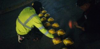 CON JORNADA NOCTURNA EL GOBIERNO DE REYNOSA DA MANTENIMIENTO A SEÑALIZACIÓN VIAL