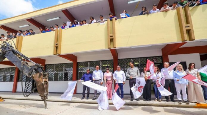 NUEVA TECHUMBRE ESCOLAR ES COMPROMISO DE CARLOS PEÑA ORTIZ CON LA EDUCACIÓN