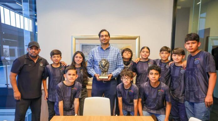 REAFIRMÓ CARLOS PEÑA ORTIZ AL EQUIPO LEONES NEGROS SU COMPROMISO CON EL DEPORTE