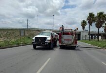 ATIENDE PROTECCION CIVIL Y BOMBEROS EMERGENCIA EN BULEVAR HIDALGO Y LIBRAMIENTO A MONTERREY