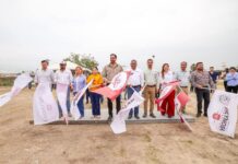 PUSIERON EN MARCHA CARLOS PEÑA ORTIZ Y FAMILIAS DE LA JOYA, CONSTRUCCIÓN DE CANCHA DE FÚTBOL