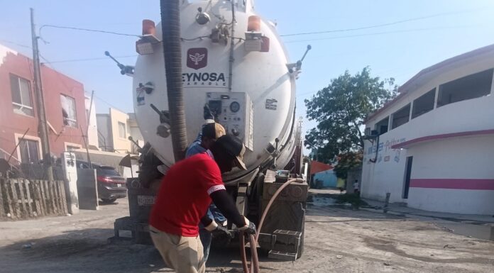 ATENDIÓ COMAPA REPORTE SANITARIO EN FRACCIONAMIENTO LOS CARACOLES