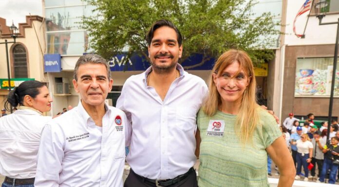 PARTICIPÓ EL ALCALDE CARLOS PEÑA ORTIZ AL LÍDER DE LA FTR EN EL DESFILE CONMEMORATIVO DEL DÍA DEL TRABAJO