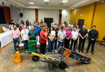 IMPULSA NATALY GARCΓA DΓAZ AL CAMPO CON ENTREGA DE APOYOS PRODUCTIVOS