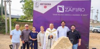 COLOCÓ CARLOS PEÑA ORTIZ PRIMERA PIEDRA DEL CENTRO COMERCIAL DISTRITO ZAFIRO EN REYNOSA