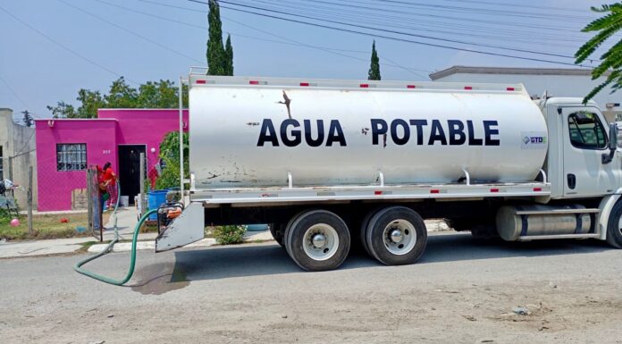ABASTECE COMAPA DE REYNOSA CON CAMIONES CISTERNA A COLONIAS DEL SECTOR GRANJAS