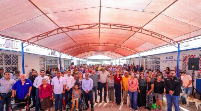 OTORGÓ ALCALDE CARLOS PEÑA ORTIZ SERVICIOS DEL «DIF EN TU COLONIA» EN COLINAS DEL REAL
