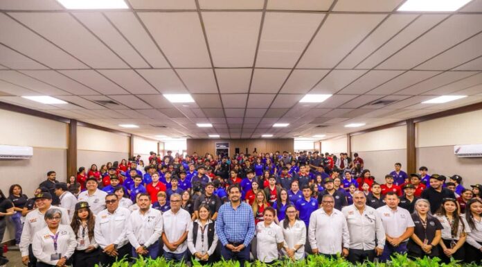 «ESTA CIUDAD ES DE TODOS»: CARLOS PEÑA ORTIZ LLAMA A UNIVERSITARIOS A HACER EQUIPO POR UN REYNOSA EN PAZ