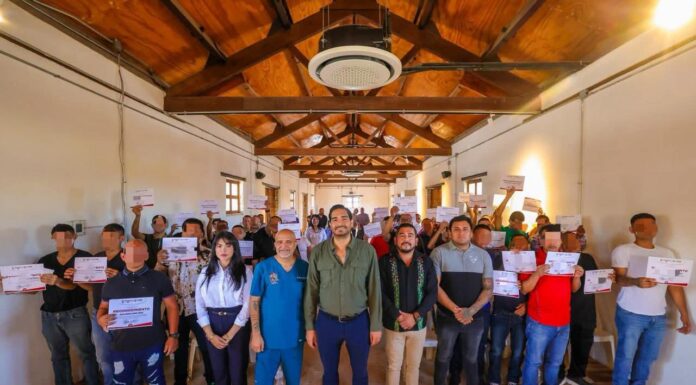 ENTREGÓ ALCALDE CARLOS PEÑA ORTIZ DIPLOMAS DEL PROGRAMA MUNICIPAL «TAZO DORADO»