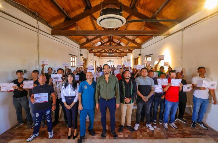 ENTREGÓ ALCALDE CARLOS PEÑA ORTIZ DIPLOMAS DEL PROGRAMA MUNICIPAL «TAZO DORADO»