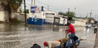 ATIENDE COMAPA ENCHARCAMIENTOS TRAS RECIENTES PRECIPITACIONES