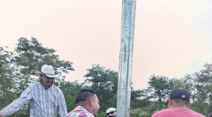 INSTALÓ COMAPA BOMBA SUMERGIBLE EN RINCÓN DE LAS FLORES