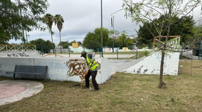 GOBIERNO DE REYNOSA REFUERZA LIMPIEZA Y MANTENIMIENTO EN PLAZAS PÚBLICAS