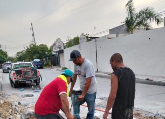 REPARÓ COMAPA FUGAS DE AGUA POTABLE EN DISTINTOS SECTORES DE LA CIUDAD
