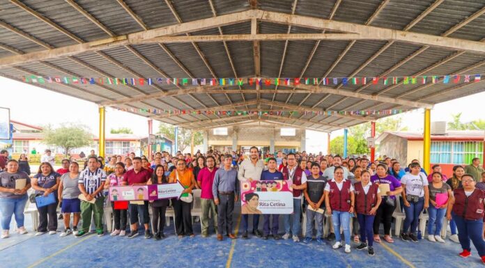 ENTREGÓ ALCALDE CARLOS PEÑA ORTIZ BECAS PARA ESTUDIANTES DE LA ESCUELA PRIMARIA ESCUDO NACIONAL