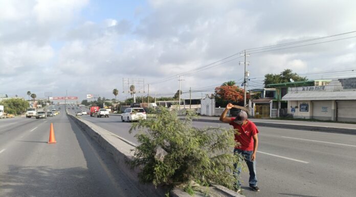 INTENSIVO PROGRAMA DE LIMPIEZA DEL GOBIERNO DE CARLOS PEÑA ORTIZ EN VIALIDADES DE REYNOSA