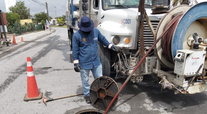 REALIZÓ COMAPA SONDEO DE DRENAJE SANITARIO EN DISTINTOS SECTORES DE LA CIUDAD