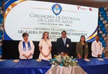 FELICITA GOBIERNO DEL BIOL. RAMIRO CORTEZ A ESTUDIANTES GRADUADOS DE LA ESGAJA