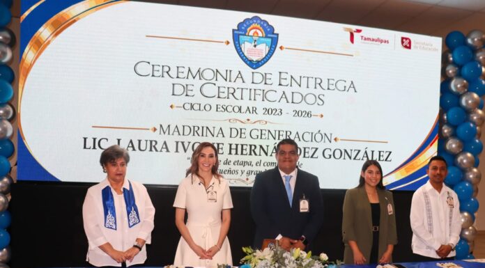 FELICITA GOBIERNO DEL BIOL. RAMIRO CORTEZ A ESTUDIANTES GRADUADOS DE LA ESGAJA