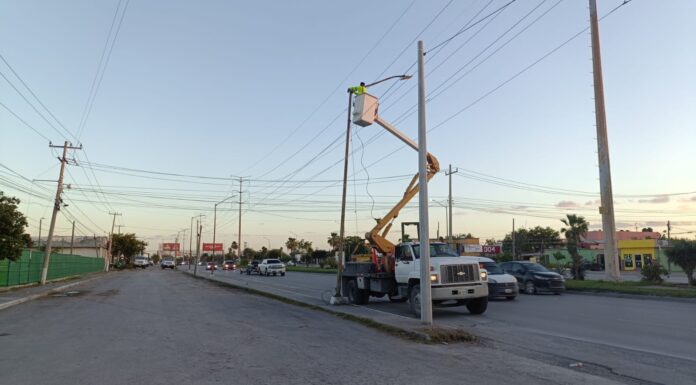 REHABILITA GOBIERNO DE REYNOSA ALUMBRADO PÚBLICO PARA FORTALECER LA SEGURIDAD CIUDADANA