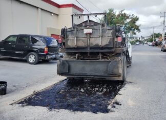 REFUERZA GOBIERNO DE CARLOS PEÑA ORTIZ PROGRAMA DE BACHEO EN SECTORES ESTRATÉGICOS DE REYNOSA