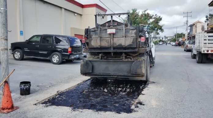 REFUERZA GOBIERNO DE CARLOS PEÑA ORTIZ PROGRAMA DE BACHEO EN SECTORES ESTRATÉGICOS DE REYNOSA