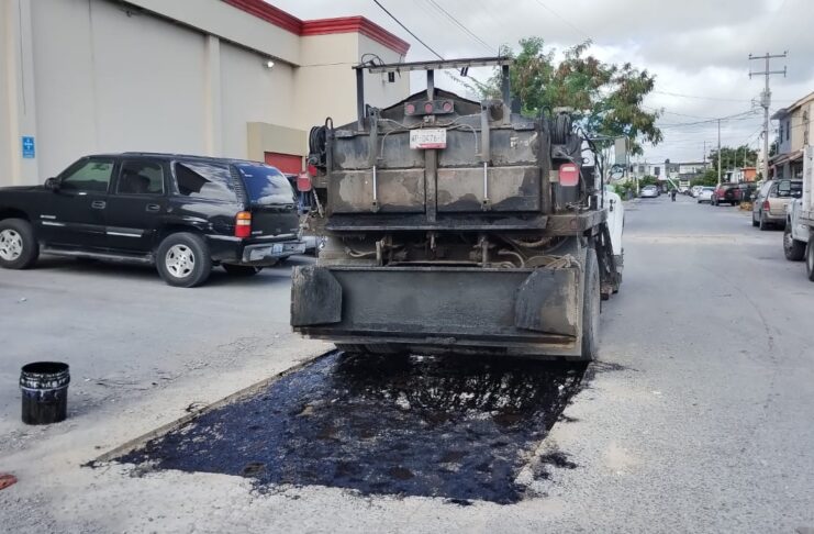 REFUERZA GOBIERNO DE CARLOS PEÑA ORTIZ PROGRAMA DE BACHEO EN SECTORES ESTRATÉGICOS DE REYNOSA
