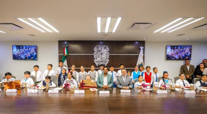 PRESIDIÓ ALCALDE CARLOS PEÑA ORTIZ SESIÓN SOLEMNE DEL CABILDO INFANTIL 2026