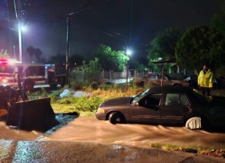 PROTECCIÓN CIVIL AUXILIA A AUTOMOVILISTAS AFECTADOS POR LLUVIAS EN DÍAZ ORDAZ