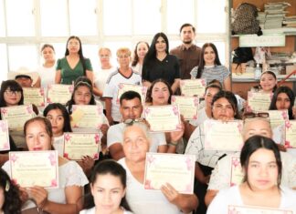 CLAUSURA DEL CURSO MUNICIPAL DE EDUCACIÓN DE PIÑATAS EN VENECIA