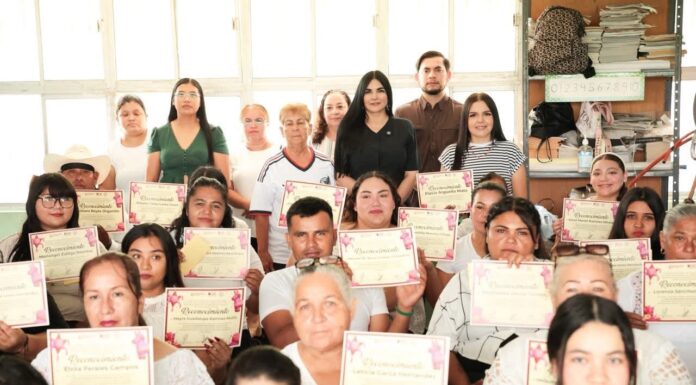 CLAUSURA DEL CURSO MUNICIPAL DE EDUCACIÓN DE PIÑATAS EN VENECIA