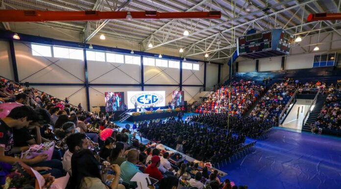 APADRINÓ A LA GENERACIÓN 2023-2026 DE LA SECUNDARIA CARMEN SERDÁN EL ALCALDE CARLOS PEÑA ORTIZ