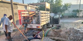 REPARA COMAPA FUGA DE AGUA POTABLE EN LA COLONIA 16 DE SEPTIEMBRE