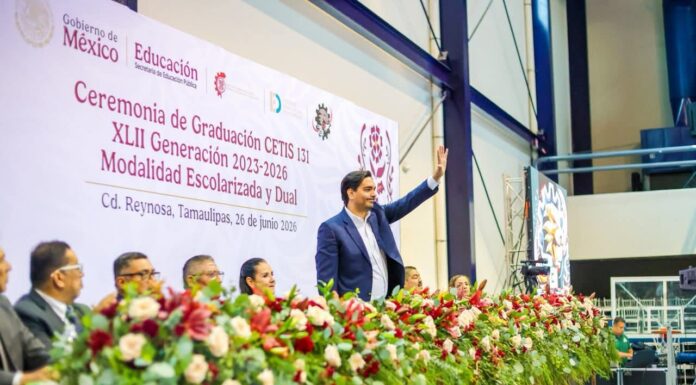ASISTIÓ CARLOS PEÑA ORTIZ A CEREMONIA DE GRADUACIÓN DEL CETIS No. 131