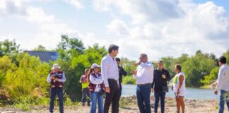 CARLOS PEÑA ORTIZ SUPERVISA REHABILITACIÓN DE DRENAJE PLUVIAL PARA FORTALECER LA SEGURIDAD EN LA COLONIA ARCOÍRIS