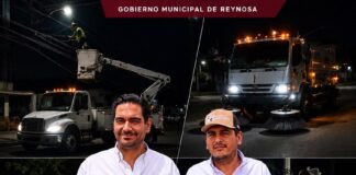 CARLOS PEÑA ORTIZ Y ANTONIO CHÁVEZ HERRERA SUPERVISAN EL TRABAJO NOCTURNO DE CUADRILLAS DE SERVICIOS PÚBLICOS EN REYNOSA