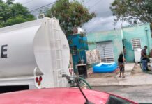DISTRIBUYEN COMAPA Y MUNICIPIO AGUA POTABLE POR DÉFICIT EN EL CANAL RODHE