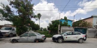 COLOCA DIRECCIÓN DE MEDIO AMBIENTE AVISOS EN VEHÍCULOS EN DESUSO